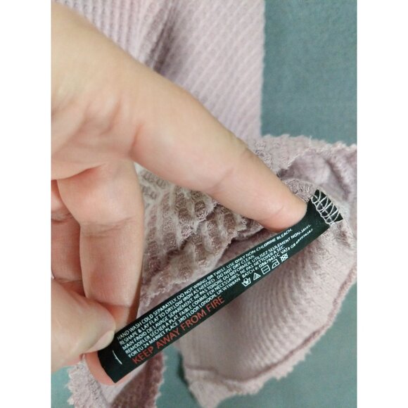 OUT FROM UNDER URBAN O Womens JoJo Waffle Knit Top SZ S Mauve Slouchy Oversize - Picture 8 of 10